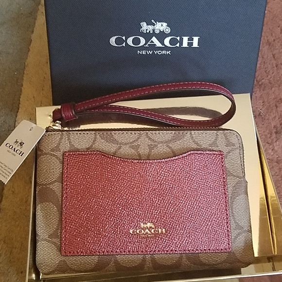 Coach wristlet - Picture 1 of 1